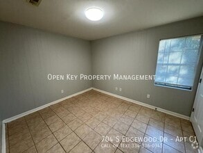 Building Photo - 704 S Edgewood Dr
