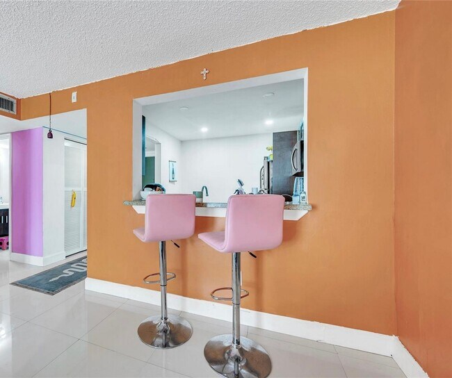 Foto del edificio - 488 NW 165th St