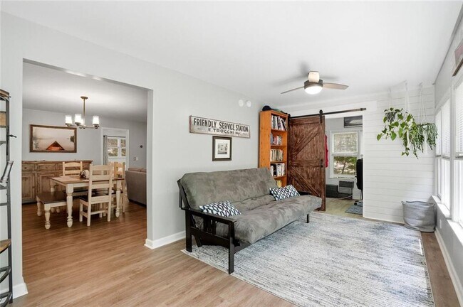 Foto del edificio - 112 Trout Lily Trail
