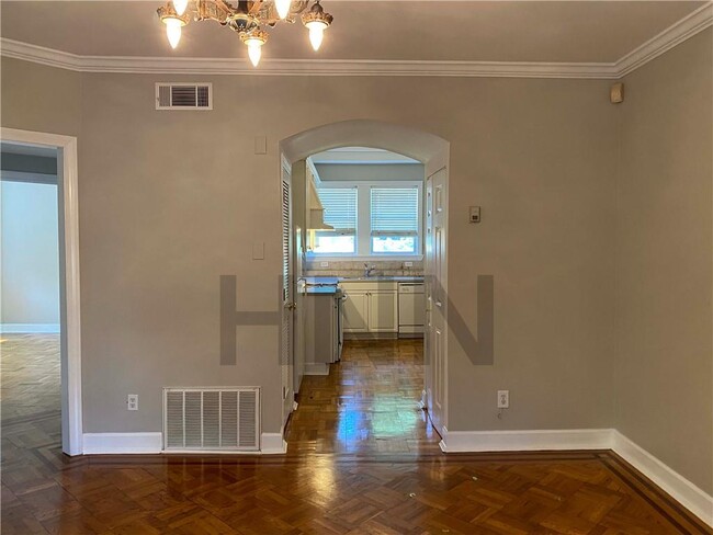 Building Photo - 872 Briarcliff Rd NE