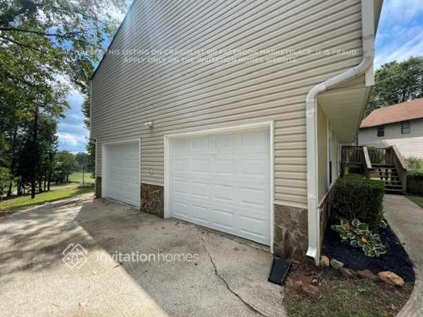 Foto del edificio - 9082 Green Pines Ct