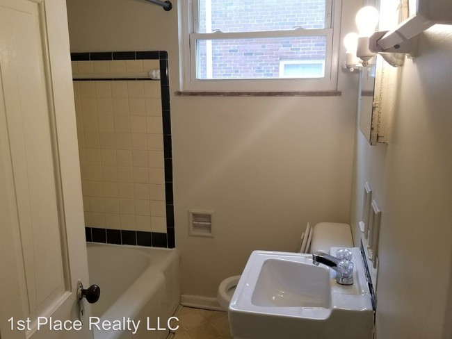 Building Photo - 1 br, 1 bath House - 926 kenwick rd