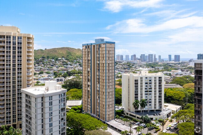 Building Photo - 2033 Nuuanu Ave