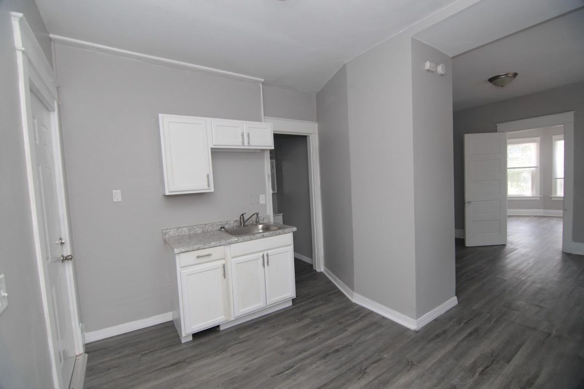 Foto principal - 3907 7th Ave