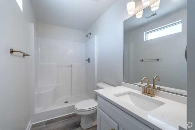 2 habitaciones, 2 baños - 1150 pies cuadrados - Baño principal - Willowbrooke Apartments