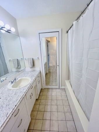 BATHROOM - 29 Lakeshore Dr