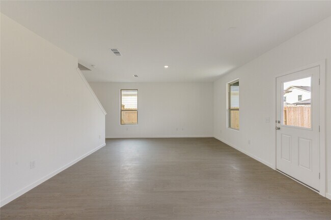 Foto del edificio - 16132 Holly Laurel Mnr