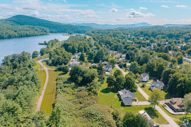 Residents of Lebanon are on the border of the Connecticut River.