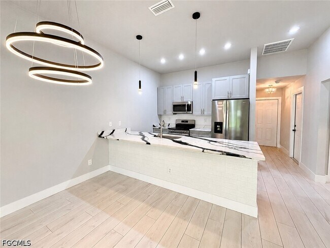 Foto del edificio - 923 SE 14th St
