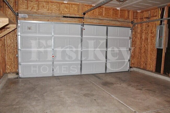 Building Photo - 2312 Layton Park Dr
