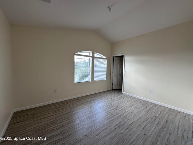 Foto del edificio - 1526 Litchfield Dr