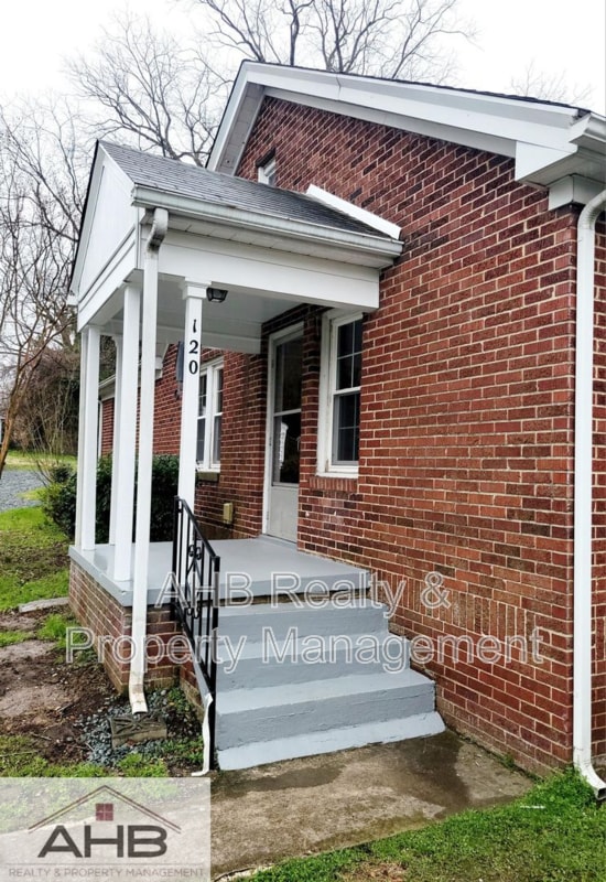 Building Photo - 120 Markham St
