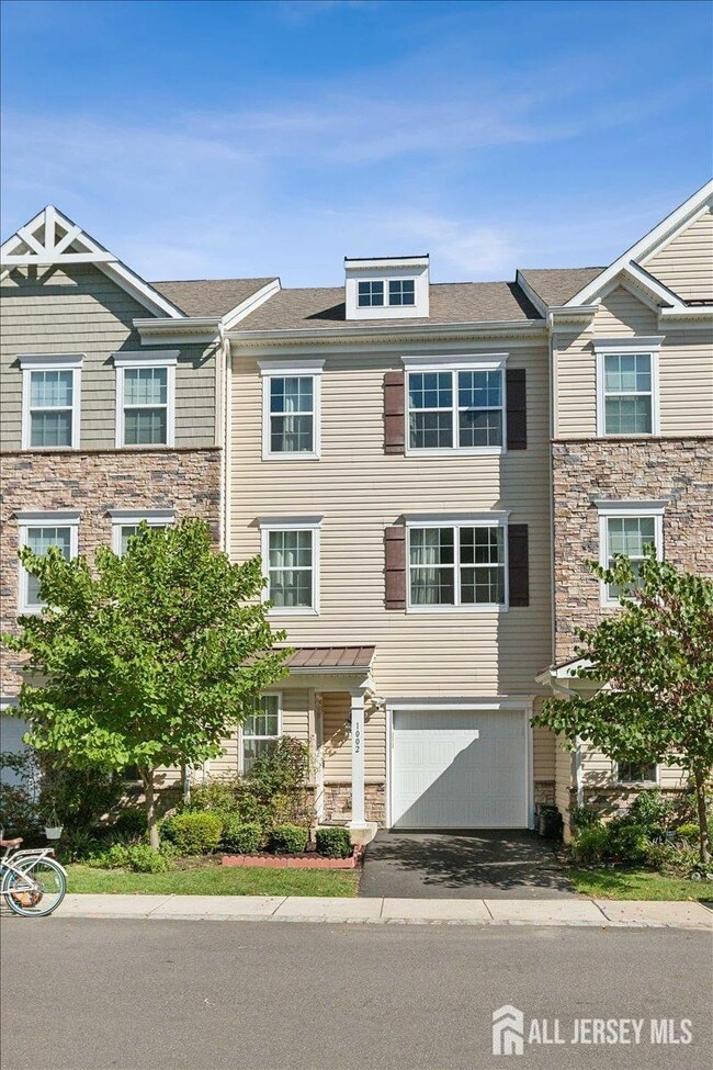 Building Photo - 1704 Hights Farm Rd S