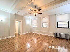 Building Photo - 4641 N Paulina St