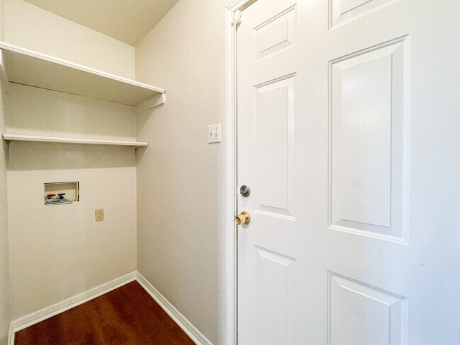 Building Photo - 175 Spring Water Ln