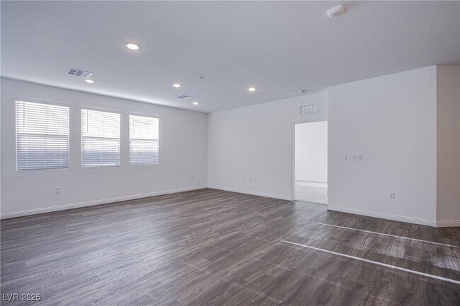 Foto del edificio - 2555 Hampton Rd