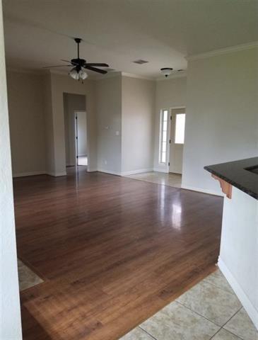 Foto del edificio - 13 NE Summerwood Dr
