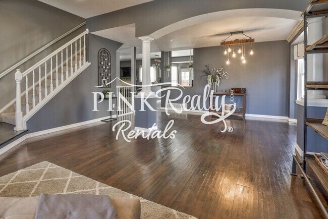 Building Photo - Spacious 5 Bed, 3.5 Bath Home in Cul-De-Sa...