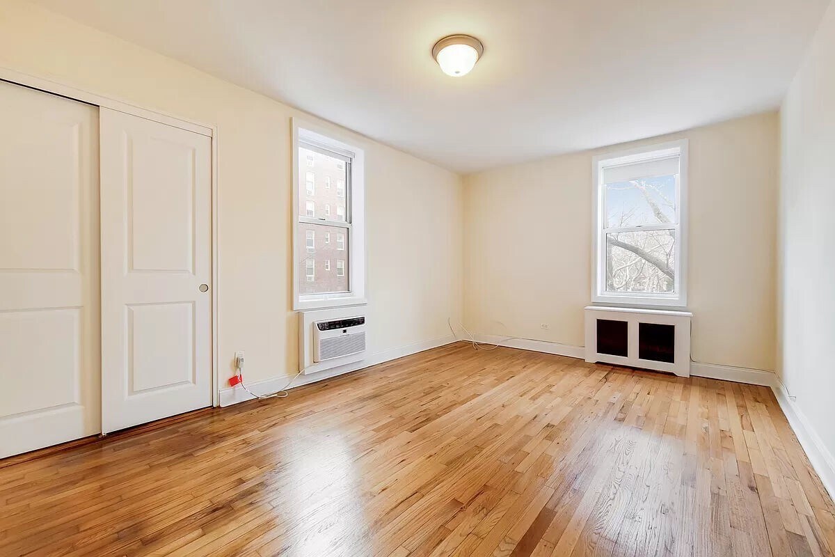 2727 Ocean Pkwy Unit D12, Brooklyn, NY 11235 Room for Rent in