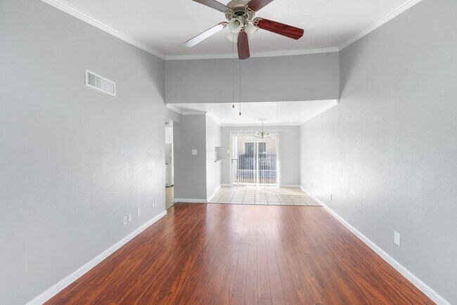 Foto del edificio - 12707 Bellaire Blvd