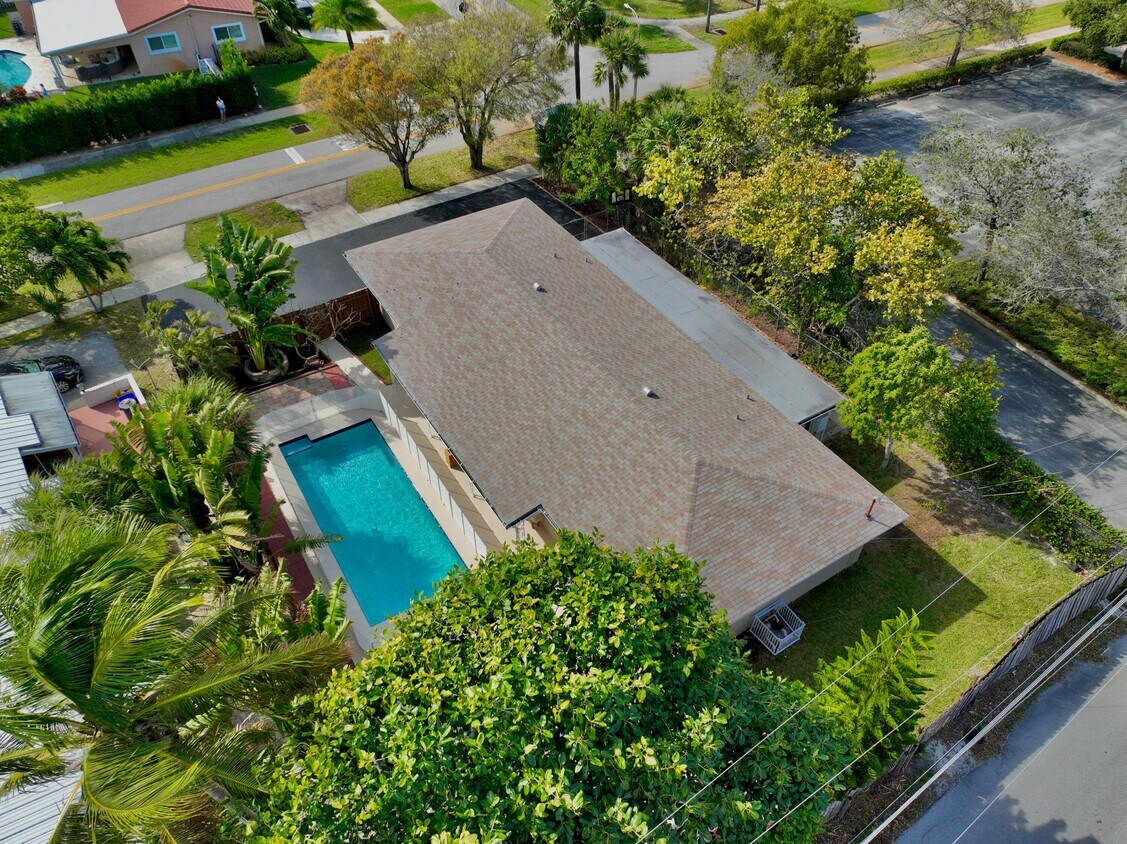 536 Eastwind Dr, North Palm Beach, FL 33408 Townhome Rentals in North