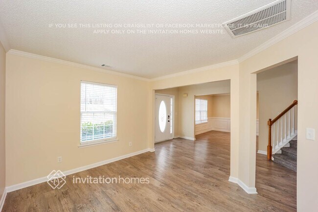 Building Photo - 471 Charles Towne Ave