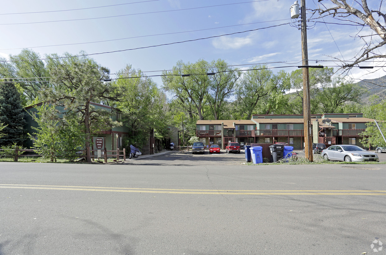 Building Photo - Fountain Creek Apartments