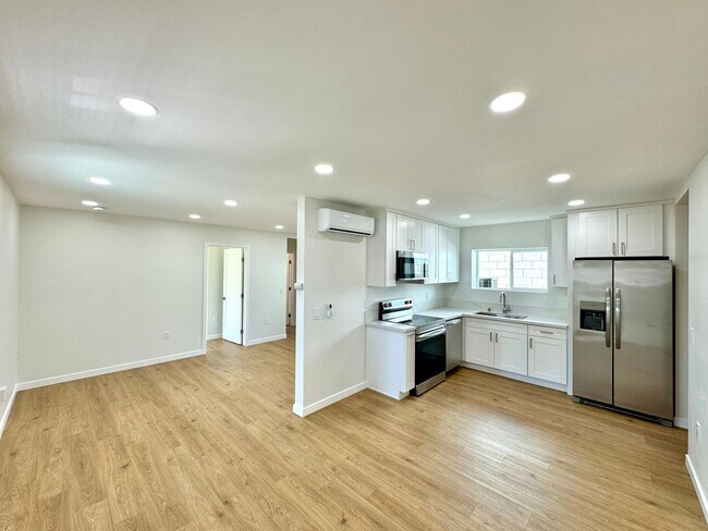 Foto del edificio - 2410-2414 33rd St