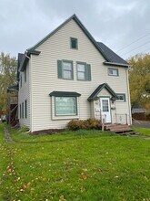 Building Photo - 4229 Gladstone St