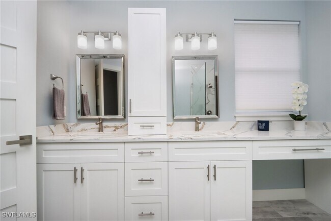 Foto del edificio - 1511 Whispering Oaks Cir