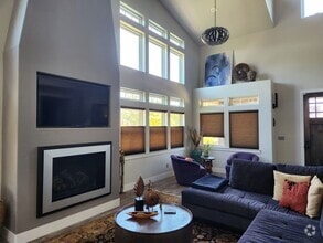 Building Photo - 331 Stillwell Dr
