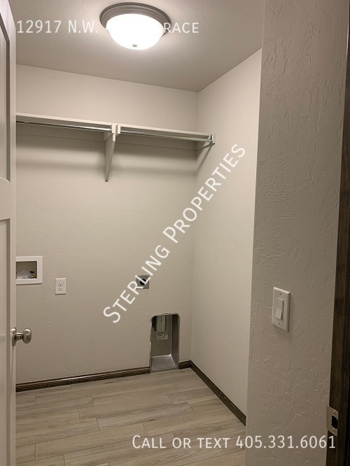 Foto del edificio - 12917 NW 4th Terrace