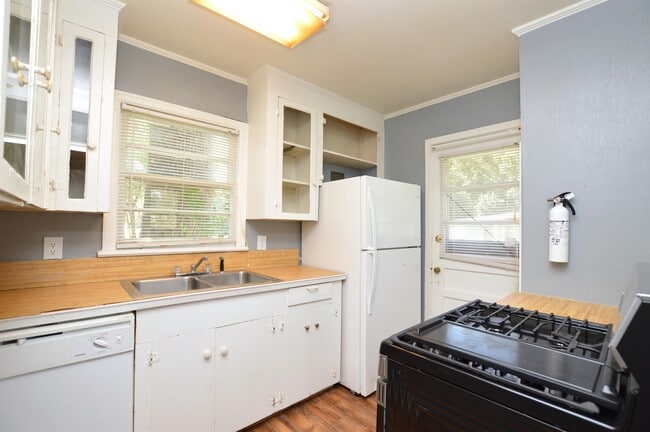 Building Photo - 1716 Charlton StreetUnit A