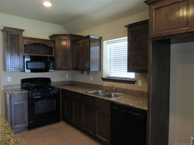 Foto del edificio - 4 Bed | 2 Bath in Owasso!