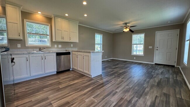 Foto del edificio - 310 22nd St NW