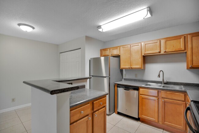 Foto del edificio - 305 Lakepointe Dr