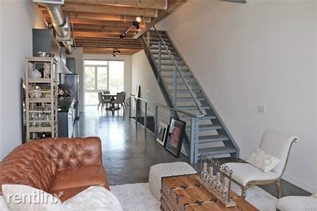 Building Photo - 1 br, 3 bath House - 113 E City Place Dr