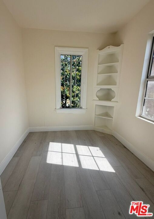 Building Photo - 1034 W 84th St