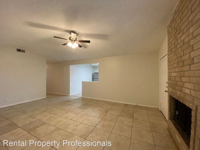Foto del edificio - 3 br, 1.5 bath House - 6838 Betty Levy