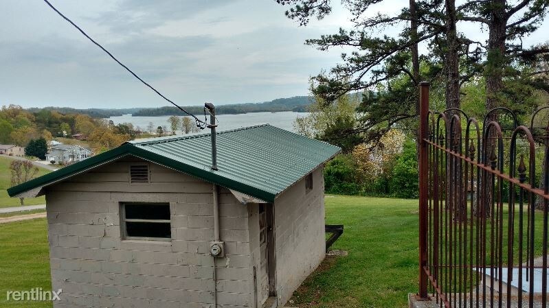 Building Photo - 1 br, 1 bath Apartment - 4649  Lakeshore Dr