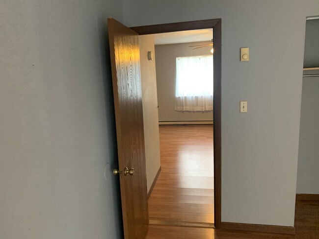 Foto del edificio - 827 Merrick Ave