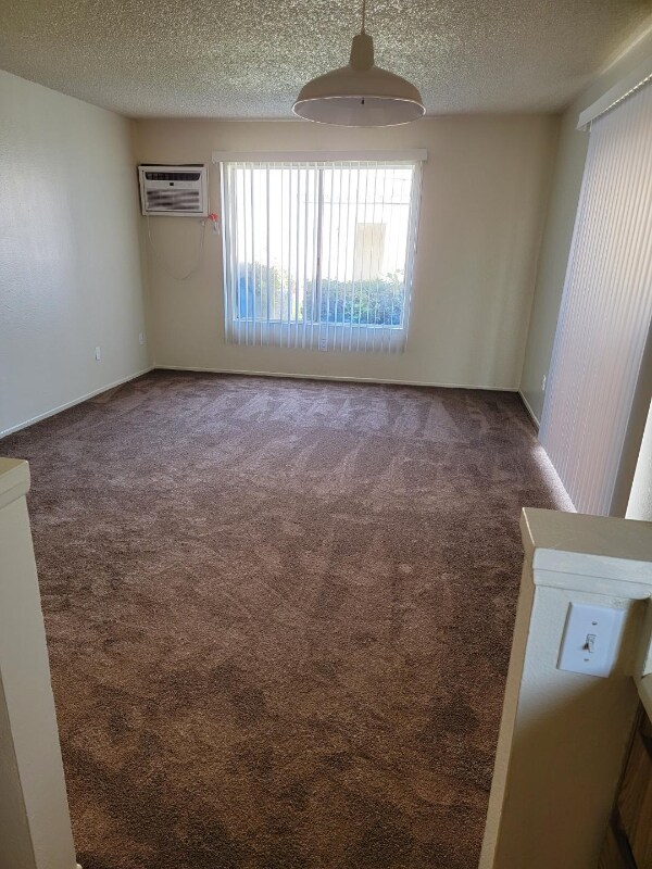 Foto del edificio - 5906 Challen Ave