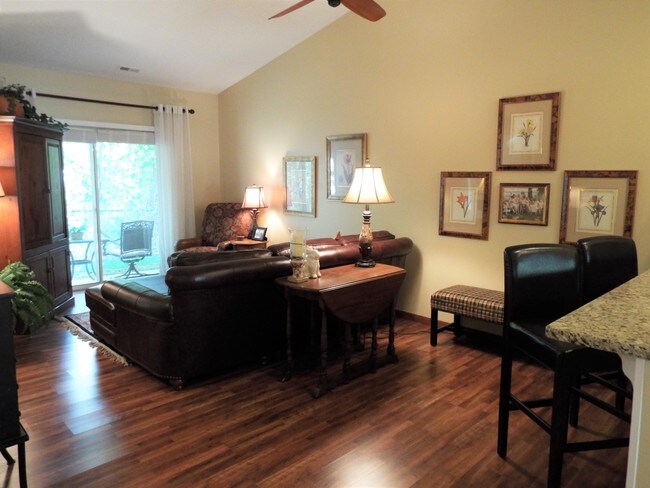 Oak Tree Village Apartments Brighton Mi Apartments Com