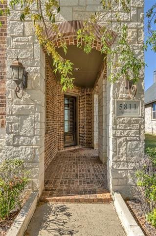 Foto del edificio - 5811 Lightfoot Ln