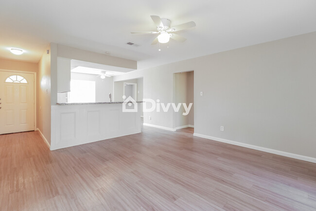 Building Photo - 742 Branding Iron Ln, Houston, TX 77060