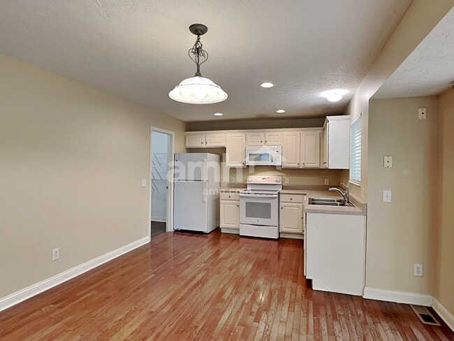 Building Photo - 3465 Winter Holly Dr