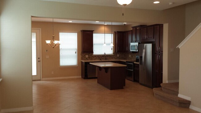 Foto del edificio - 3 Bed 2.5 Bath Tech Savy Corner Townhouse in Windermere