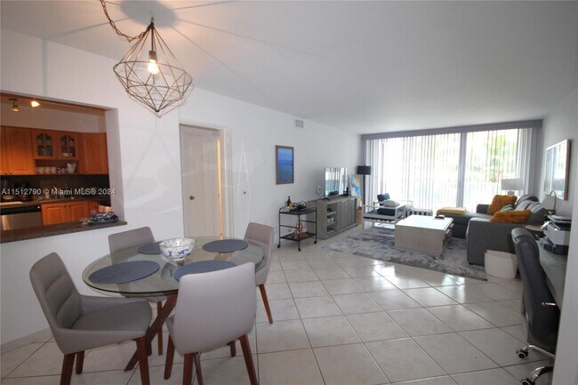 Building Photo - 5151 Collins Ave