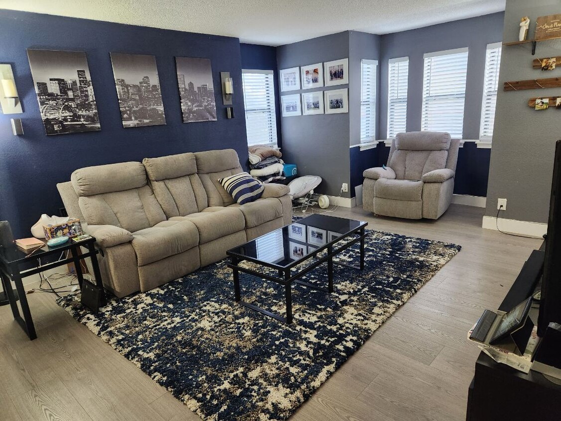 Cozy Living Room - 8771 Dawson St