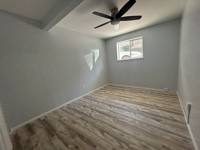 Building Photo - Newly Renovated Gem in Kalihi!